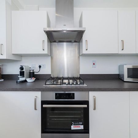 Greenfield Modern 3Br Home - Southcote Lane , Ридинг Экстерьер фото