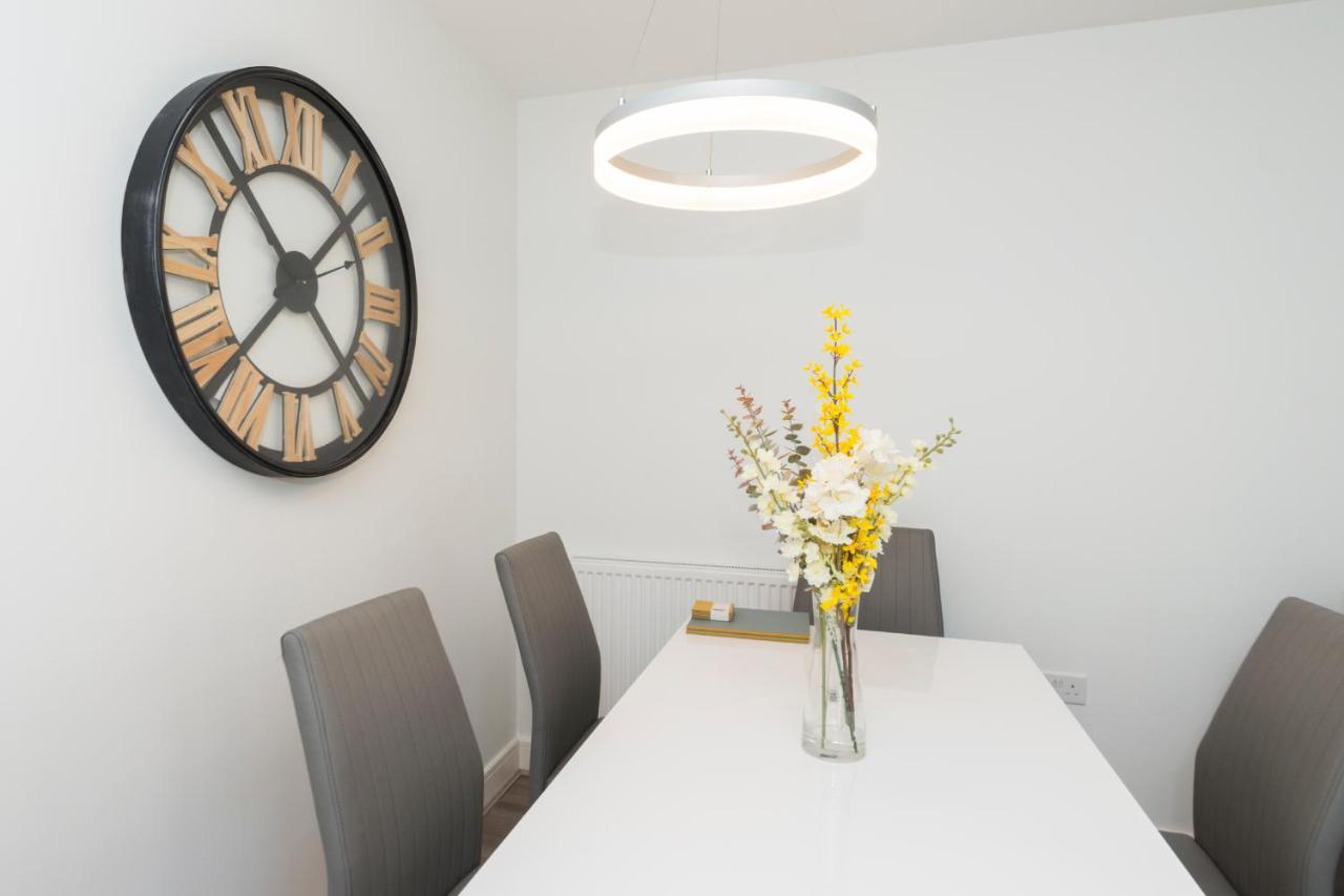 Greenfield Modern 3Br Home - Southcote Lane , Ридинг Экстерьер фото
