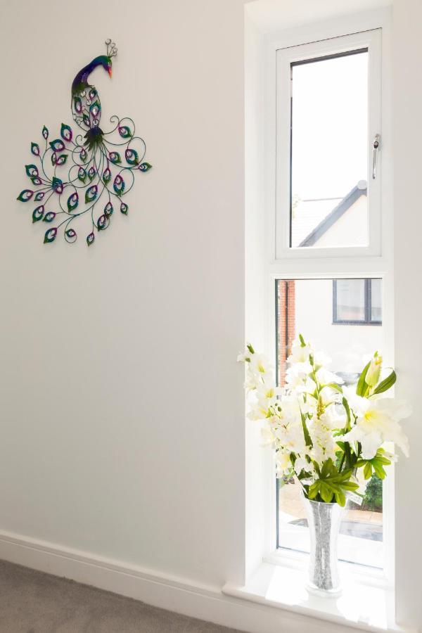 Greenfield Modern 3Br Home - Southcote Lane , Ридинг Экстерьер фото