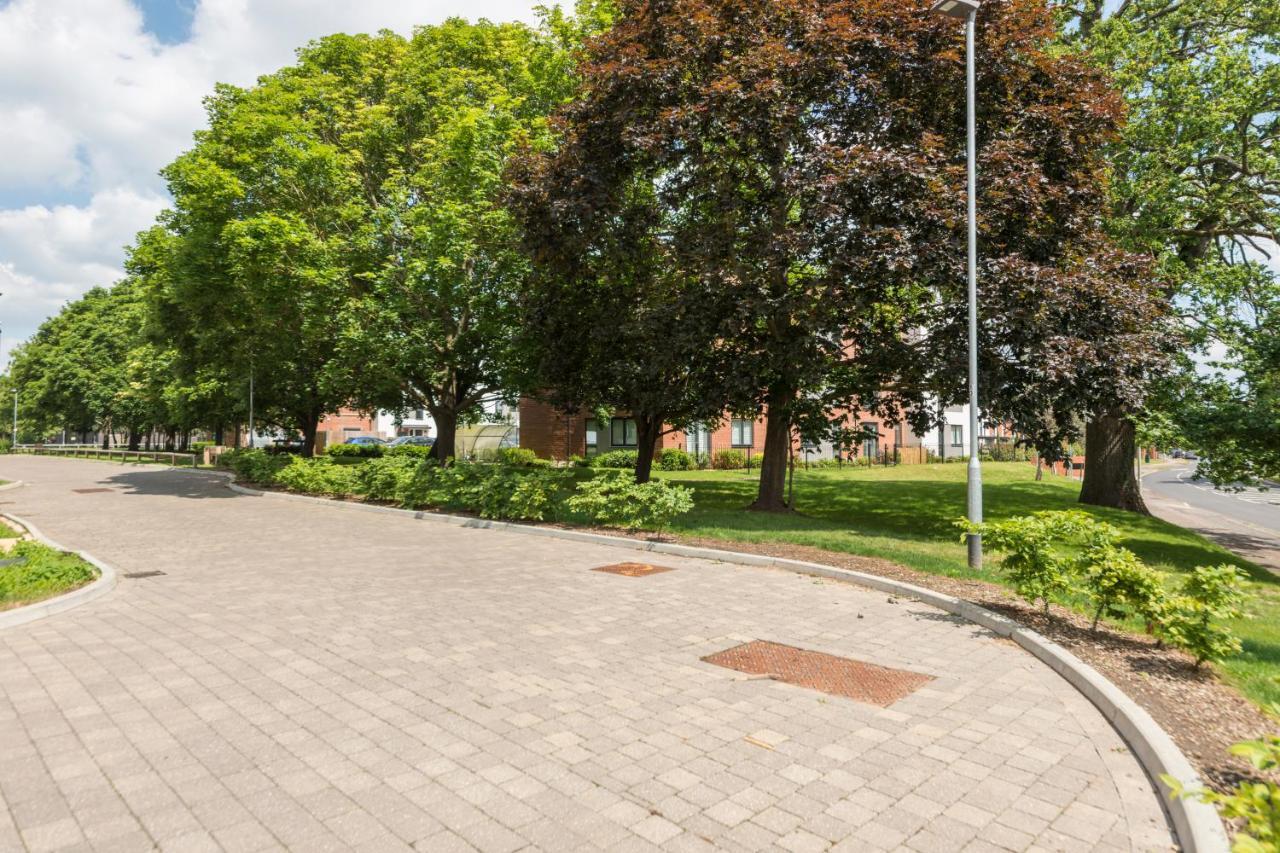 Greenfield Modern 3Br Home - Southcote Lane , Ридинг Экстерьер фото