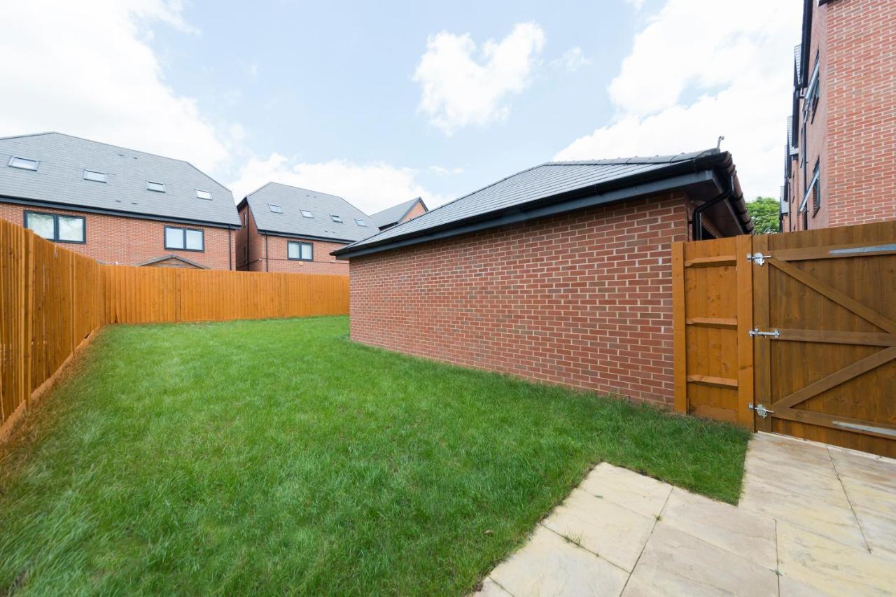 Greenfield Modern 3Br Home - Southcote Lane , Ридинг Экстерьер фото
