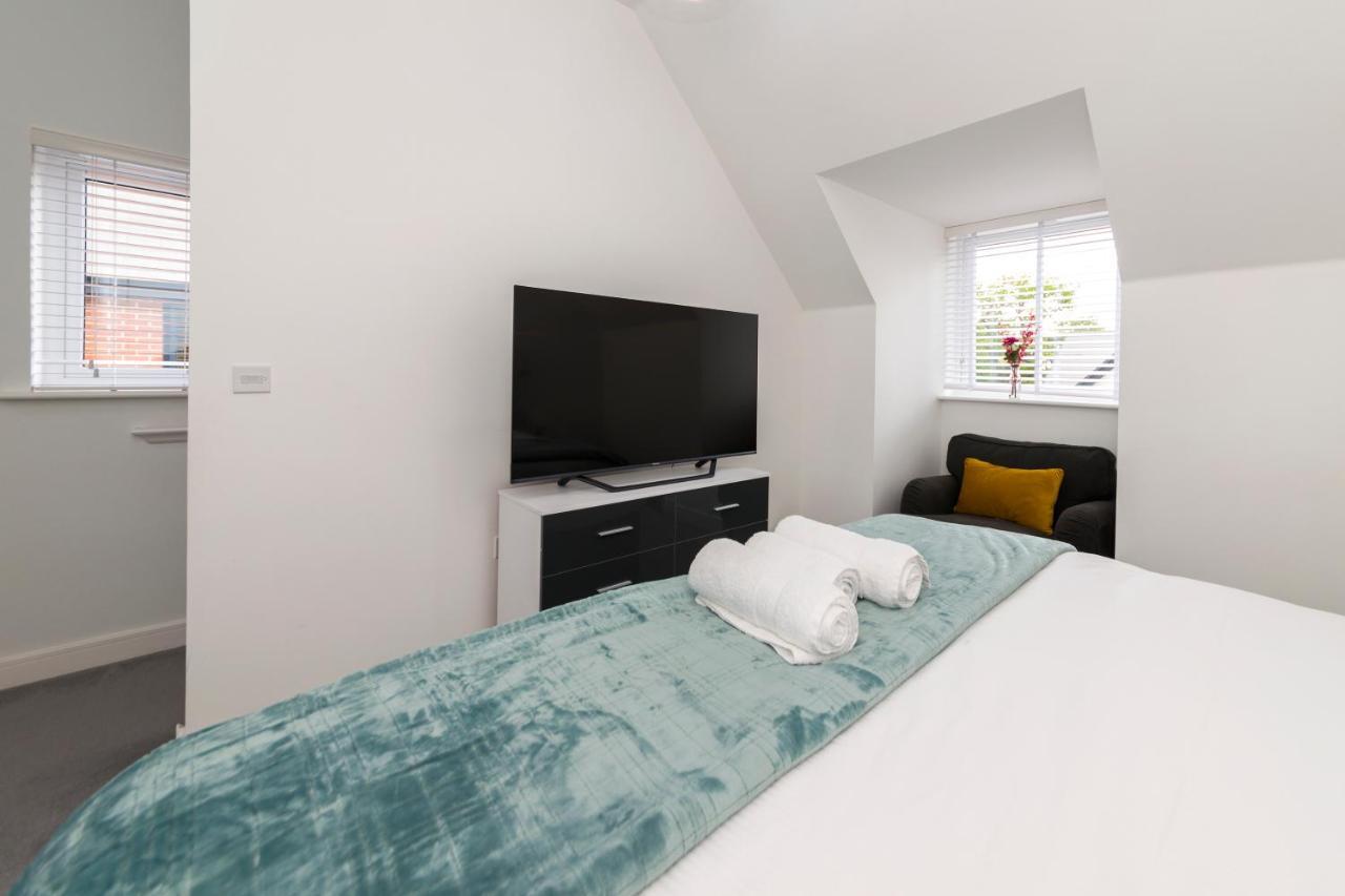 Greenfield Modern 3Br Home - Southcote Lane , Ридинг Экстерьер фото