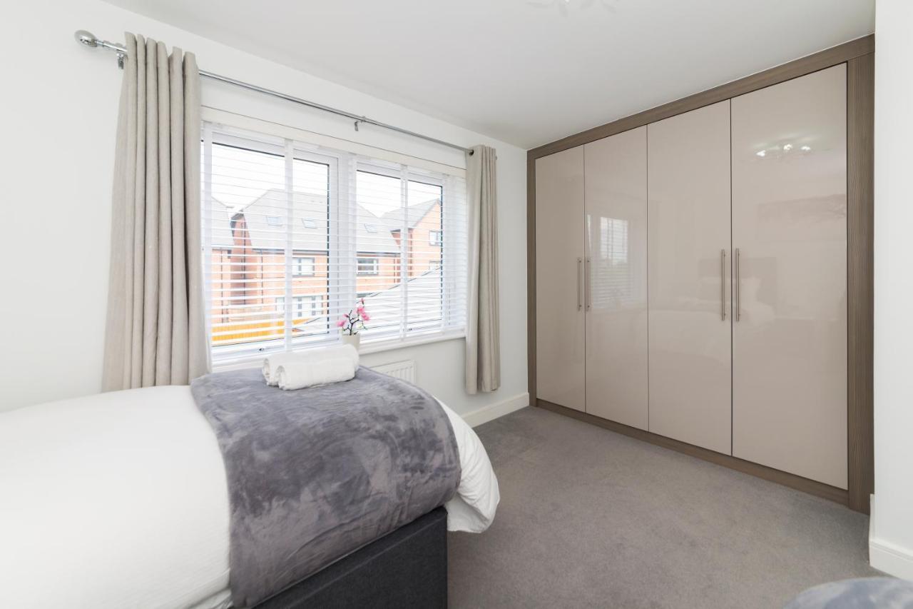 Greenfield Modern 3Br Home - Southcote Lane , Ридинг Экстерьер фото