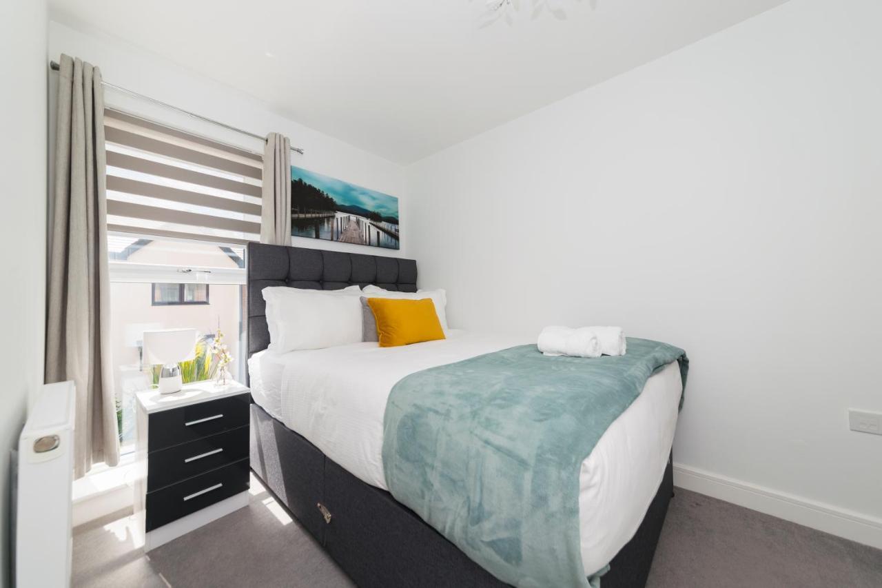 Greenfield Modern 3Br Home - Southcote Lane , Ридинг Экстерьер фото