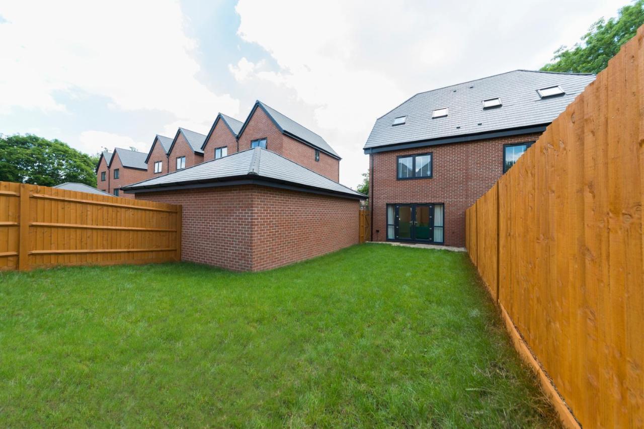 Greenfield Modern 3Br Home - Southcote Lane , Ридинг Экстерьер фото