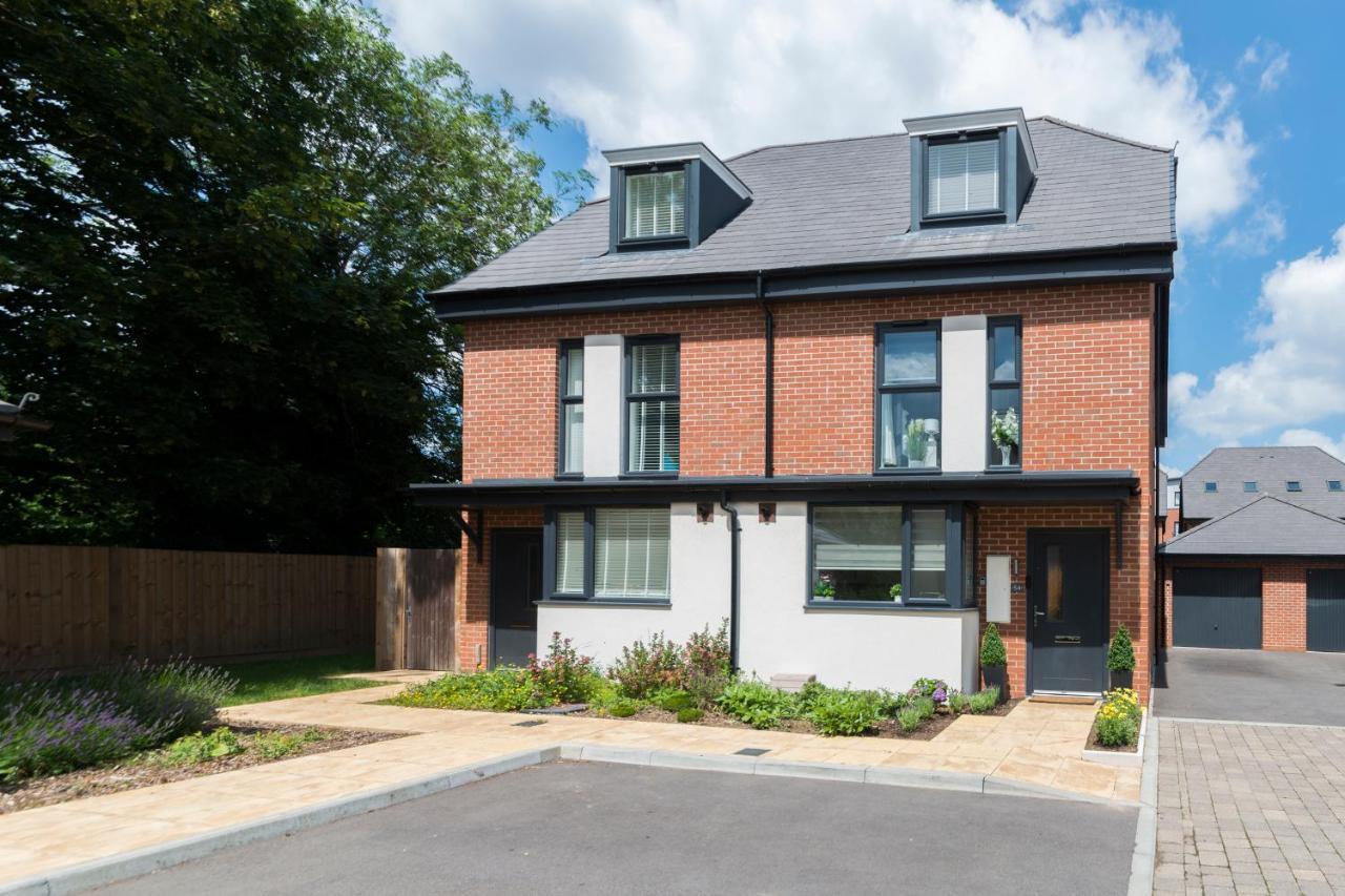 Greenfield Modern 3Br Home - Southcote Lane , Ридинг Экстерьер фото