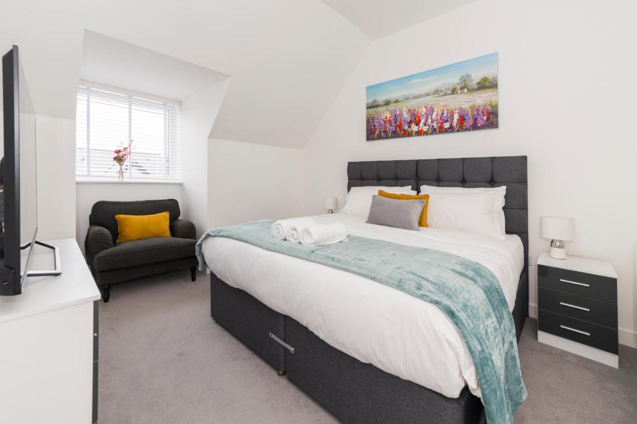 Greenfield Modern 3Br Home - Southcote Lane , Ридинг Экстерьер фото