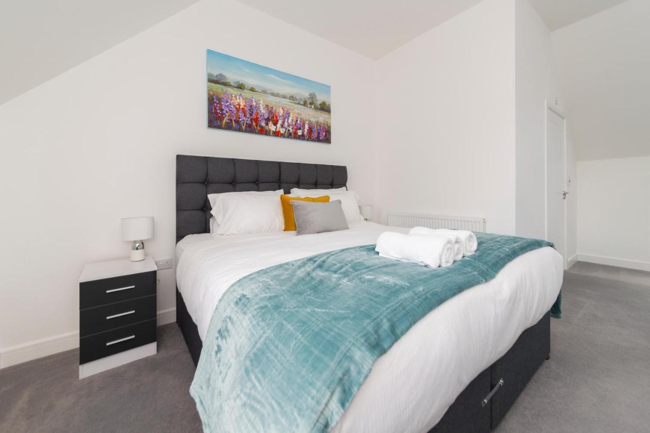 Greenfield Modern 3Br Home - Southcote Lane , Ридинг Экстерьер фото