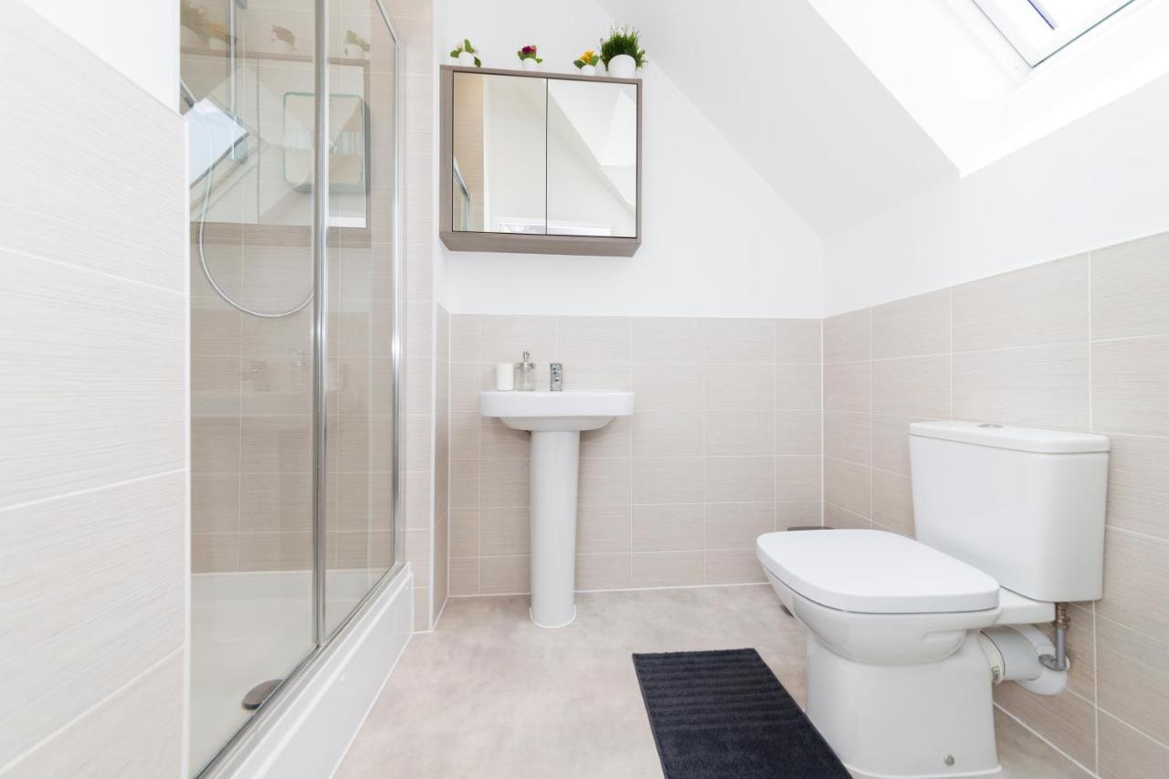 Greenfield Modern 3Br Home - Southcote Lane , Ридинг Экстерьер фото
